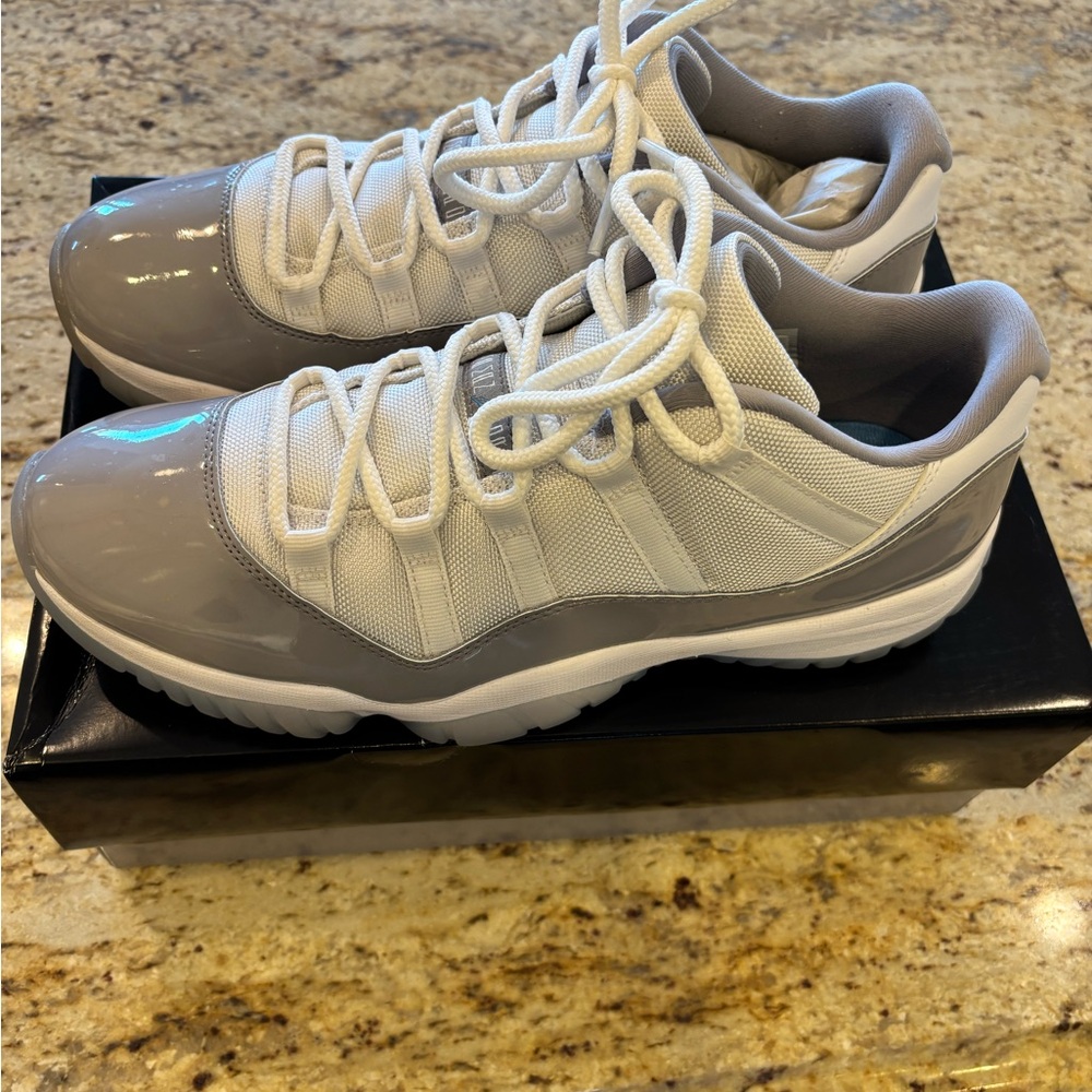 Air Jordan 11 low Cement Grey men’s 11.5